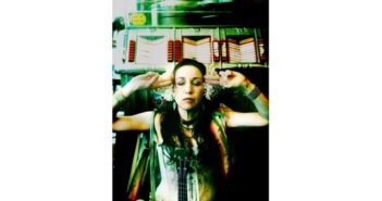 New Custom Spells & Divination Workshops For Older Women Taught By Pagan Rootwork Expert
