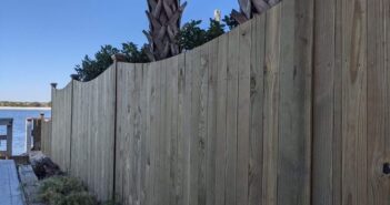 Do Vinyl Fences Last Longer Than Wood? Fort Pierce Fencing Contractors Weigh In